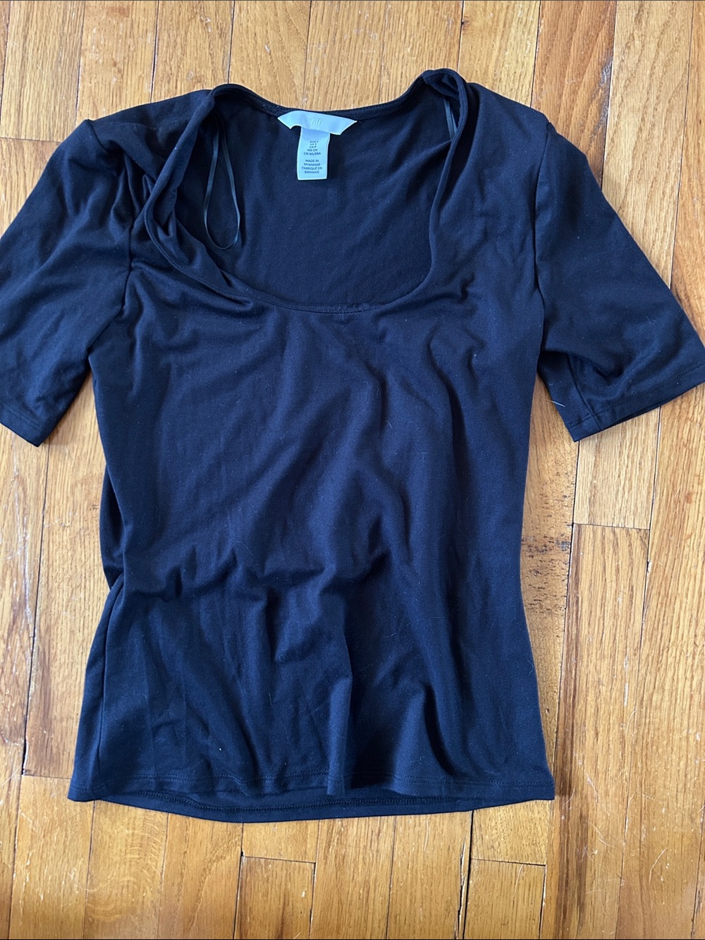 H&M Black Scoop Neck Fitted Short Sleeve Top size small